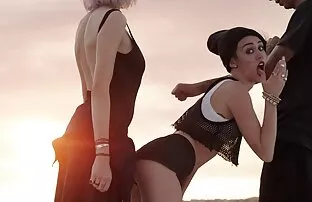XXX Essere utilizzato da una giovane ragazza film porno di trans italiani ubriaca
