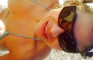 XXX Giovane bionda seduce un film porno di trans italiani grande uomo